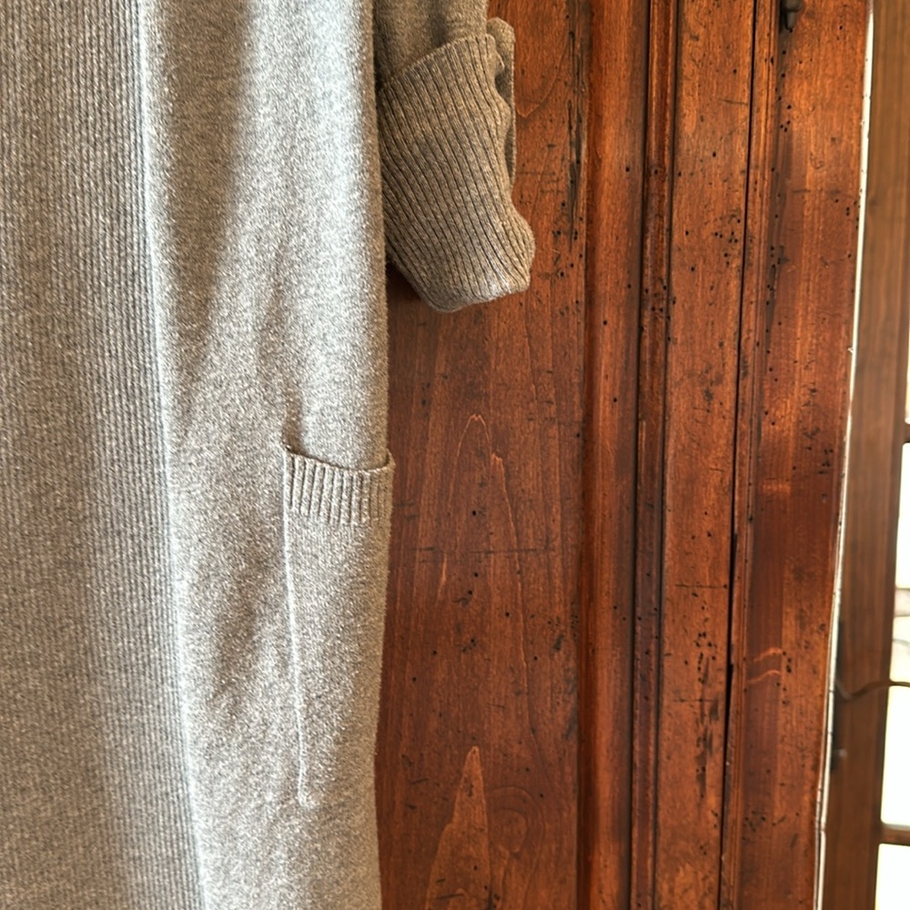 Press Cardigan - Picture 2 of 4